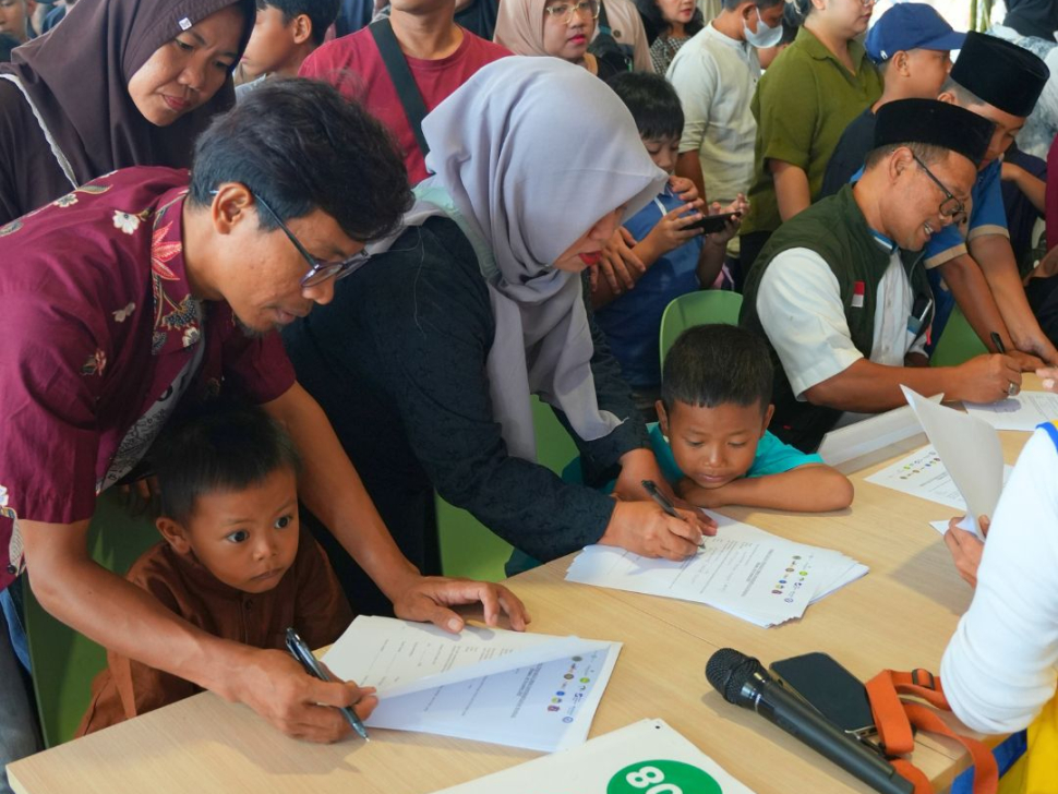 Khitanan Massal, Layanan Kesehatan, dan Aksi Lingkungan-13